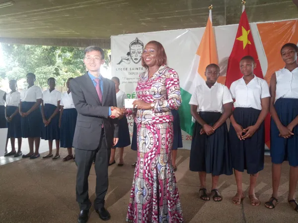 Côte d’Ivoire: des bourses d’études au lycée Sainte Marie de Cocody