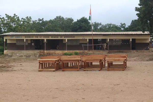 Séguéla: don de seulement 200 tables-bancs pour 8 villages de Dualla