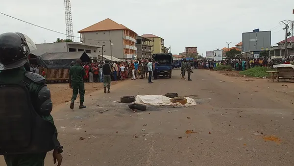 Yopougon – un jeune homme brûlé vif par une foule en colère: voici ce qui s’est passé