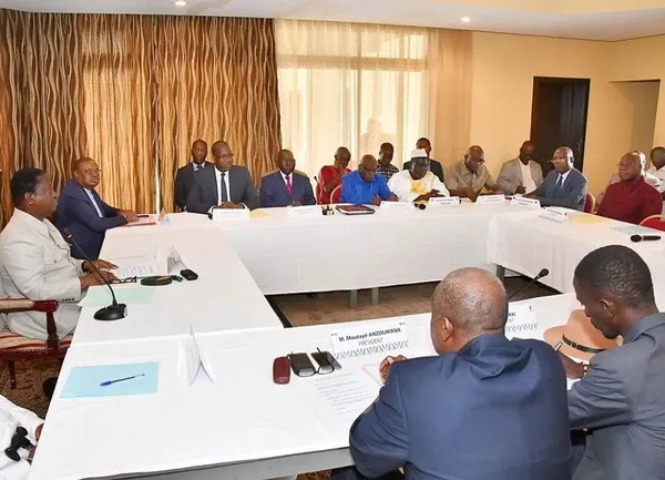 Côte d’Ivoire: Bédié président d’une coalition de l’opposition contre Ouatttara