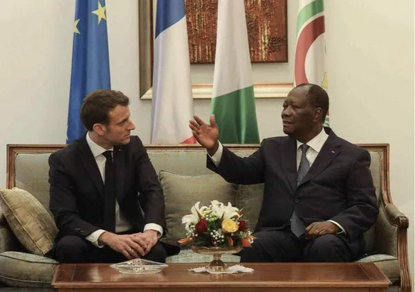 « Macron annule leur déjeuner, Ouattara entre en transe », info ou intox : les révélations de Chris Yapi