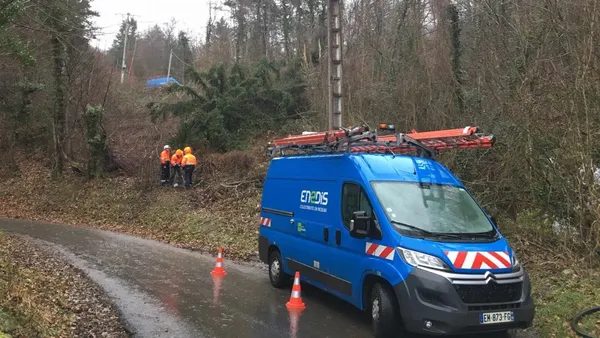 Tempête « Fabien » sur la France : 140 000 foyers dans le noir dans la région Auvergne-Rhône-Alpes