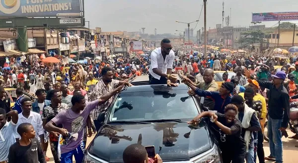 Cameroun : Kerozen accueilli comme un chef d’État à Yaoundé