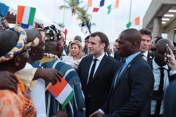 Macron à Abidjan : « le colonialisme a été une erreur profonde, une faute » de la France