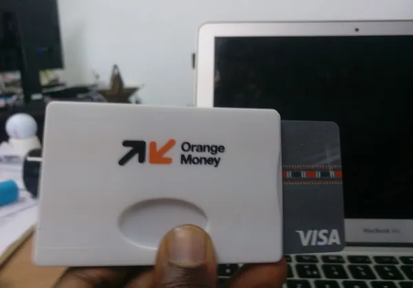 Visa d’Orange Money : Orange Côte d’Ivoire vole t-il ses clients ?