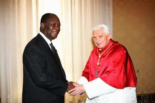 Pourquoi ignorer le message des évêques ? Pourtant, au lendemain de sa prise du pouvoir, Ouattara prenait conseil chez le pape Benoît XVI