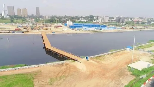 Le pont de Cocody : les premiers pieux ont été réalisés