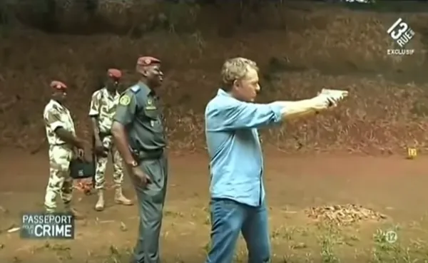 Wattao pistolet en or