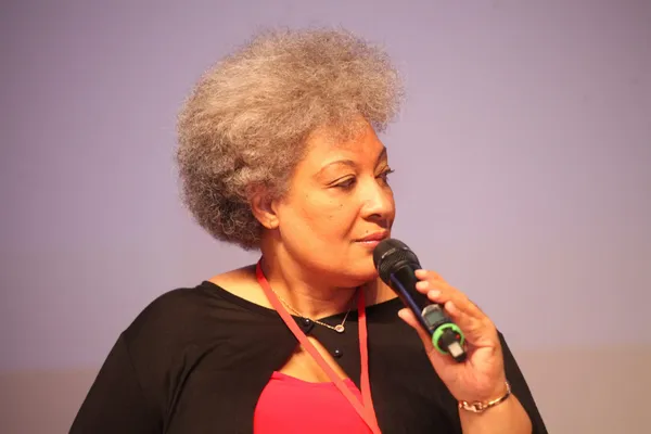 Rose Don Mello : qui est ce modèle de discrétion, qui se tient loin de la politique politicienne ?