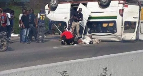 Grave accident à l’échangeur d’Agban : un Gbaka renverse ses passagers