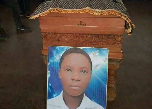 Inhumation de Kokora Perside, l’élève du lycée de Dimbokro, tuée le 11 décembre 2019