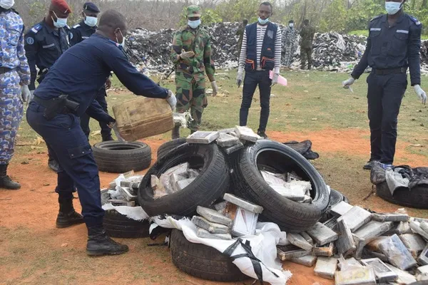 Côte d’Ivoire : 360 blocs de cocaïne incinérés