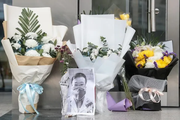 Li Wenliang, le médecin qui avait lancé l’alerte lors de l’apparition du coronavirus, est mort du 2019-nCov