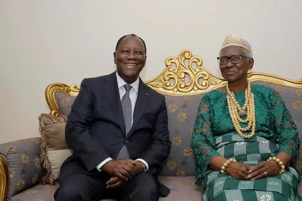 Ouattara chez Nanan Akoua Boni II, Reine des Baoulés à Sakassou
