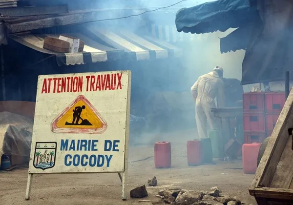 Coronavirus à Cocody : Jean Marc Yacé  désinfecte les marchés