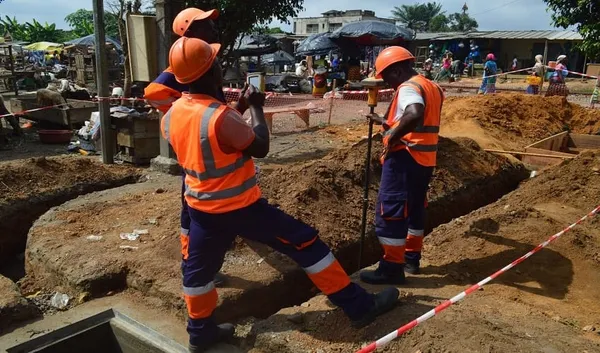 Travaux du métro d’Abidjan : un pylône déplacé à Abobo