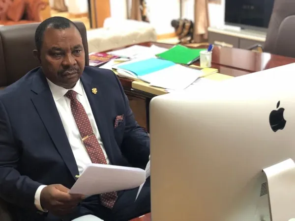 « Adjoumani a forcé le portail du Roi à Daoukro »: voici pourquoi il a été empêché par les jeunes d’aller saluer Nanan Lagou III