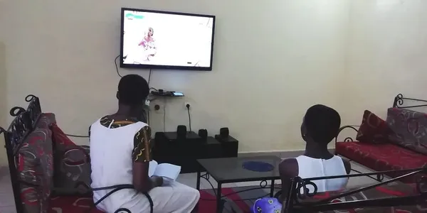 Côte d’Ivoire : des élèves jugent les cours à la télé, « on ne pas poser des questions, le cours est trop rapide… »