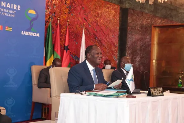 Sommet de l’UEMOA sur le Covid-19 : Ouattara appelle à une collaboration scientifique