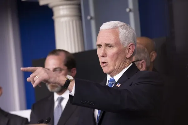 Le vice-président américain Mike Pence limite ses interactions depuis que son attachée de presse a été testée positive au COVID-19 – Actualités 11/05/2020