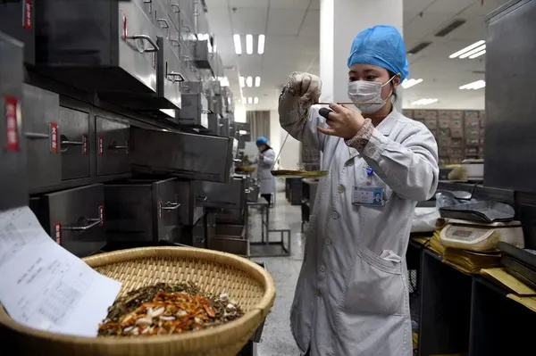 (Deux sessions) La médecine traditionnelle chinoise prouve son efficacité dans la lutte contre le COVID-19 (conseiller politique) – Actualités 21/05/2020