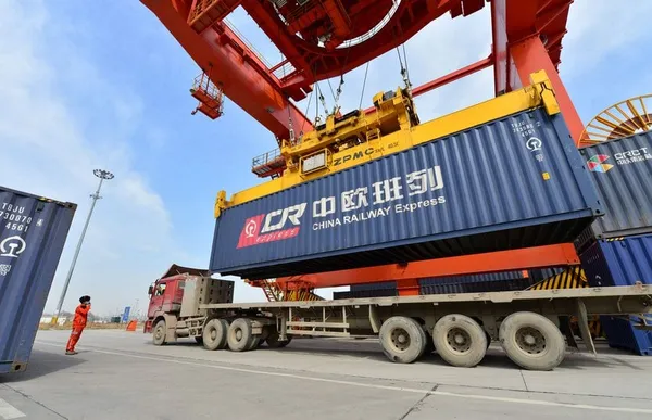 (Deux Sessions) Les échanges Chine-Europe doivent être une interaction vertueuse contribuant au succès mutuel (ministre des AE) – Actualités 24/05/2020