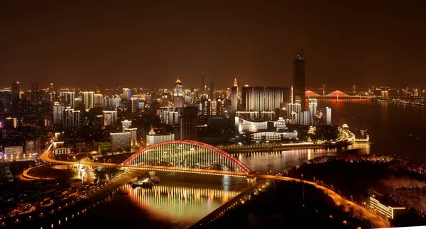 Des experts internationaux saluent les efforts de la Chine pour promouvoir la paix mondiale et soutenir la lutte globale contre le COVID-19 – Actualités 25/05/2020