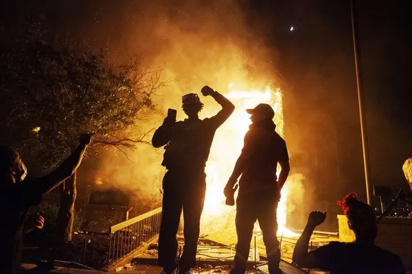 Etats-Unis/mort de George Floyd : de violentes manifestations se poursuivent à travers le pays (SYNTHESE) – Actualités 30/05/2020