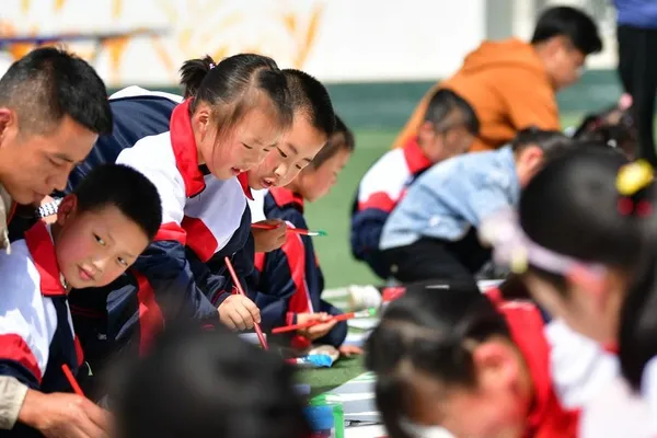 Xi Jinping adresse ses voeux pour la Journée internationale de l’enfance – Actualités 31/05/2020