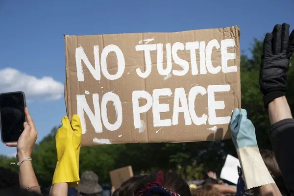 Los Angeles déclare l’état d’urgence après des débordements lors des manifestations dénonçant la mort de George Floyd – Actualités 31/05/2020