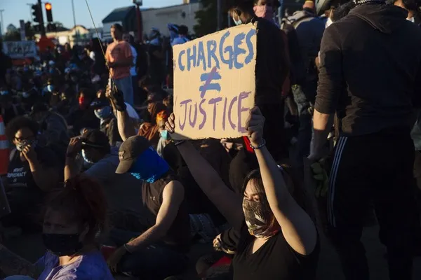 Etats-Unis : plus de 100 arrestations à Houston lors de la 2e journée de manifestations contre les violences policières – Actualités 31/05/2020