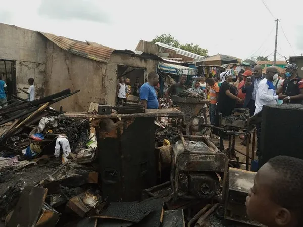 Un conseiller municipal déplore la vétusté des installations après l’incendie du marché de Dimbokro
