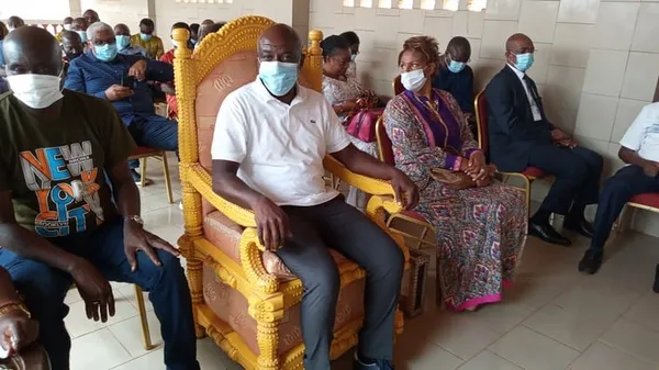 Après sa nomination au gouvernement, le prince Roger Adom reçoit la bénédiction des siens – Actualité ivoirienne 24/05/2020