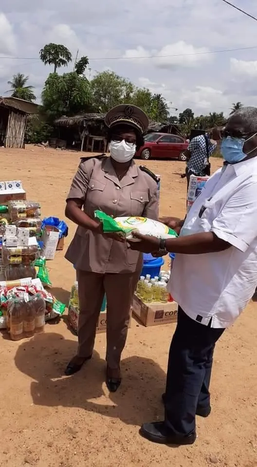 Covid-19: Un cadre offre des vivres et des non-vivres aux populations de Boussoukro – Actualité ivoirienne 24/05/2020