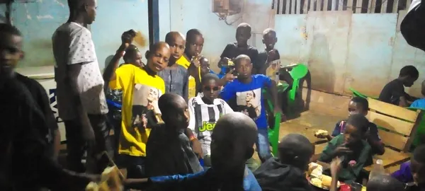 Ramadan-Tengrela :  les “Guéribou”, talibets mendiants, s’offrent des parties festives dans les kiosques – Actualité ivoirienne 25/05/2020