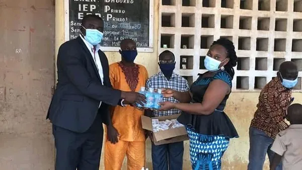 Covid 19 : des kits sanitaires offerts aux groupes scolaires Prikro 3 et 6 – Actualité ivoirienne 25/05/2020