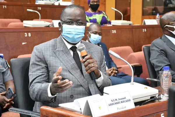 Covid-19 : Le président du Sénat encourage la recherche scientifique pour prévenir d’autres crises sanitaires – Actualité ivoirienne 25/05/2020
