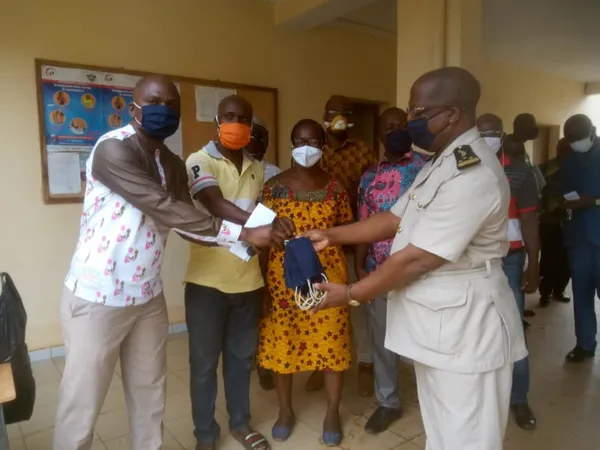 Covid 19 : l’association des couturiers de Béoumi offre des kits sanitaires aux établissements scolaires – Actualité ivoirienne 26/05/2020