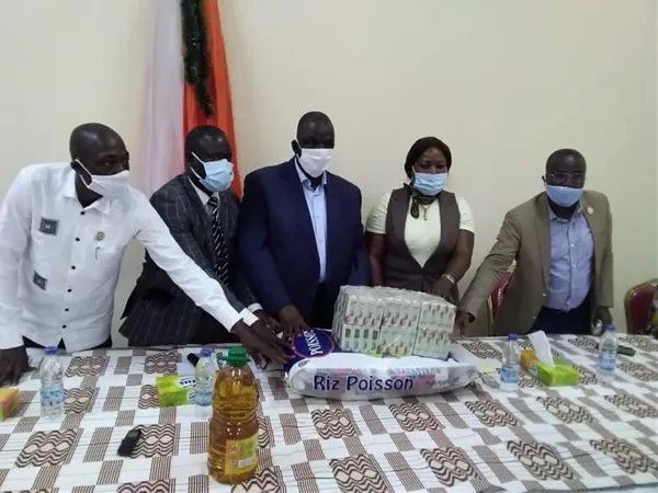 Taabo : l’ex-deputé de la commune offre des vivres et des non-vivres