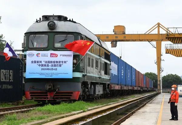 Arrivée à Paris d’un train de fret chinois chargé de matérial de protection contre le COVID-19 (REPORTAGE) – Actualités 23/06/2020