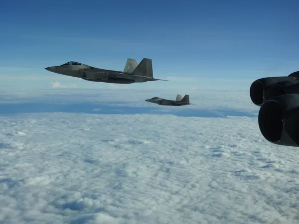 Des avions de chasse américains interceptent des appareils de reconnaissance russes au large de l’Alaska, selon le NORAD – Actualités 27/06/2020