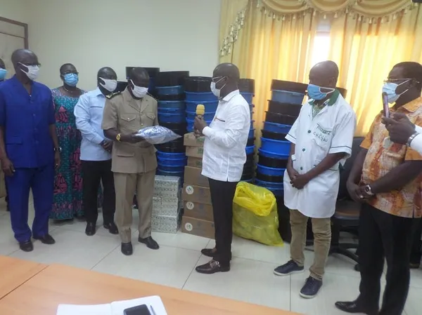 COVID-19: Des pharmaciens d’Agboville offrent des kits sanitaires – Actualité ivoirienne 01/06/2020