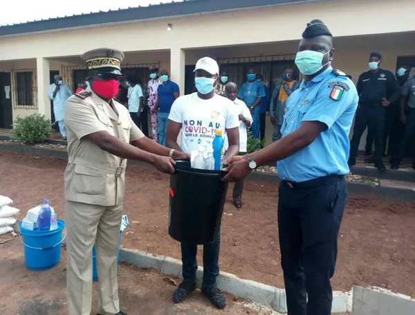 Covid-19: Une Ong équipe les forces de défense et de sécurité de Bouna en kits de protection – Actualité ivoirienne 01/06/2020
