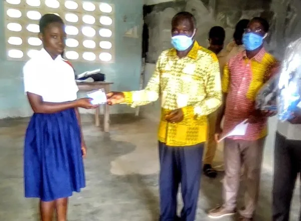 COVID-19: Le COGES du lycée municipal de Tanda offre 1000 cache-nez – Actualité ivoirienne 04/06/2020