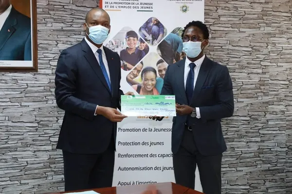 Covid-19 : Plus de 42 millions FCFA à six jeunes entrepreneurs pour la production de kits sanitaires – Actualité ivoirienne 05/06/2020