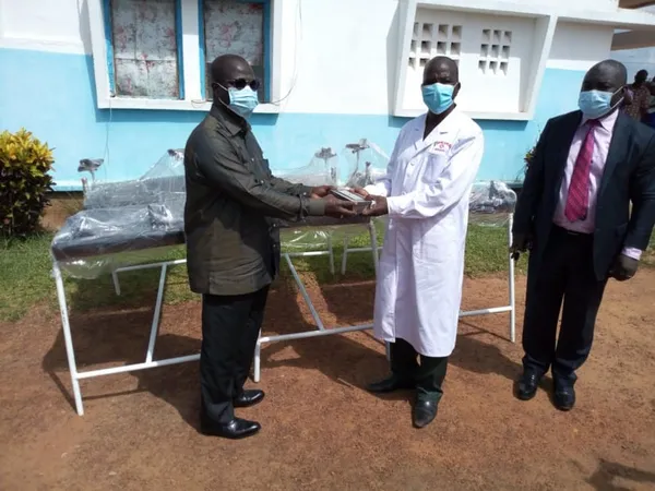 Essis Emmanuel équipe la maternité de l’hôpital général de Dabou – Actualité ivoirienne 06/06/2020