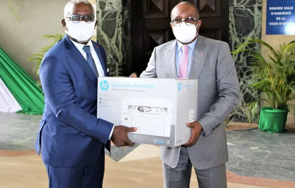 Le PNUD offre des équipements informatiques au ministère de la Justice – Actualité ivoirienne 12/06/2020