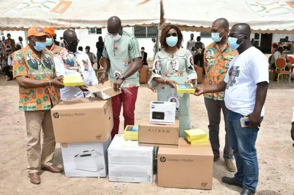 RHDP Bounkani : des timbres et du matériel informatique offerts aux militants