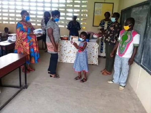 COVID-19 : L’ONG Espoir Plus offre des kits de protection au groupe scolaire Résidentiel de Yamoussoukro – Actualité ivoirienne 16/06/2020