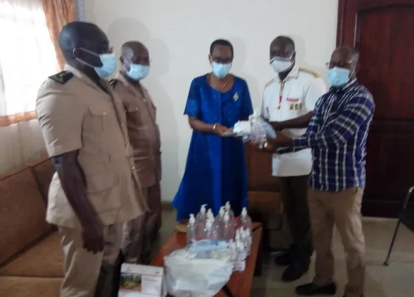 Covid-19 : une sénatrice fait un don à la CEI et au lycée municipal de Sikensi – Actualité ivoirienne 23/06/2020